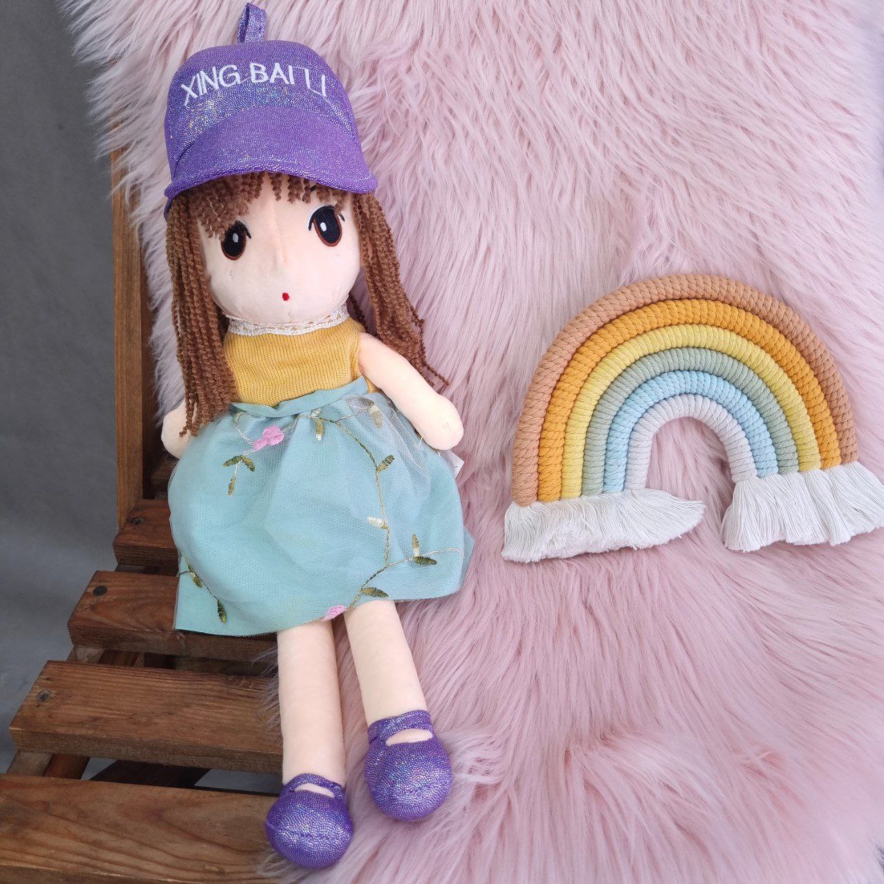 عکس عروسک دختر کلاه به سرسایزبزرگ - شماره 1