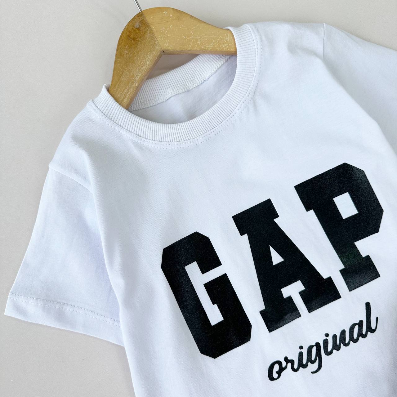 عکس تک تیشرت سفید GAP - شماره 2