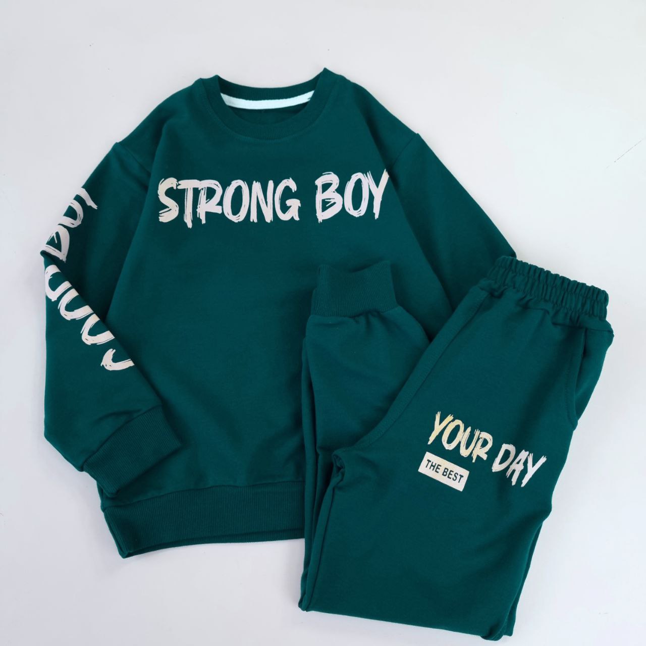 عکس بلوز شلوار پسر قدرتمند Strong Boy - شماره 4