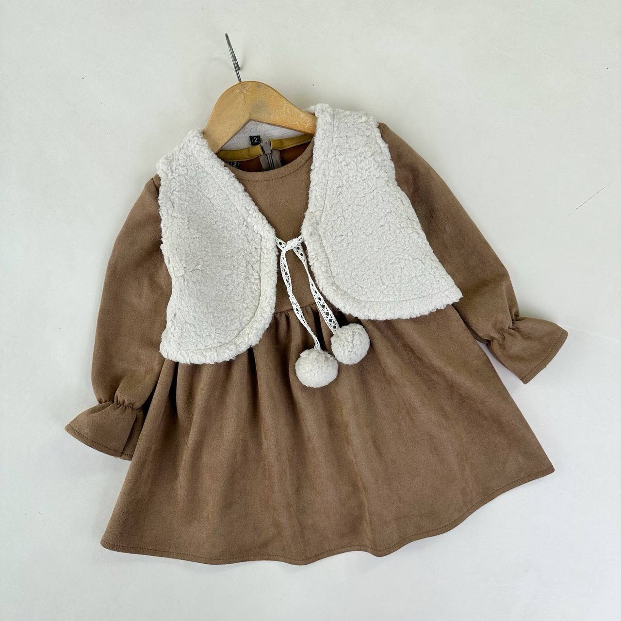 عکس سارافون با کت تدی عسلک - شماره 3