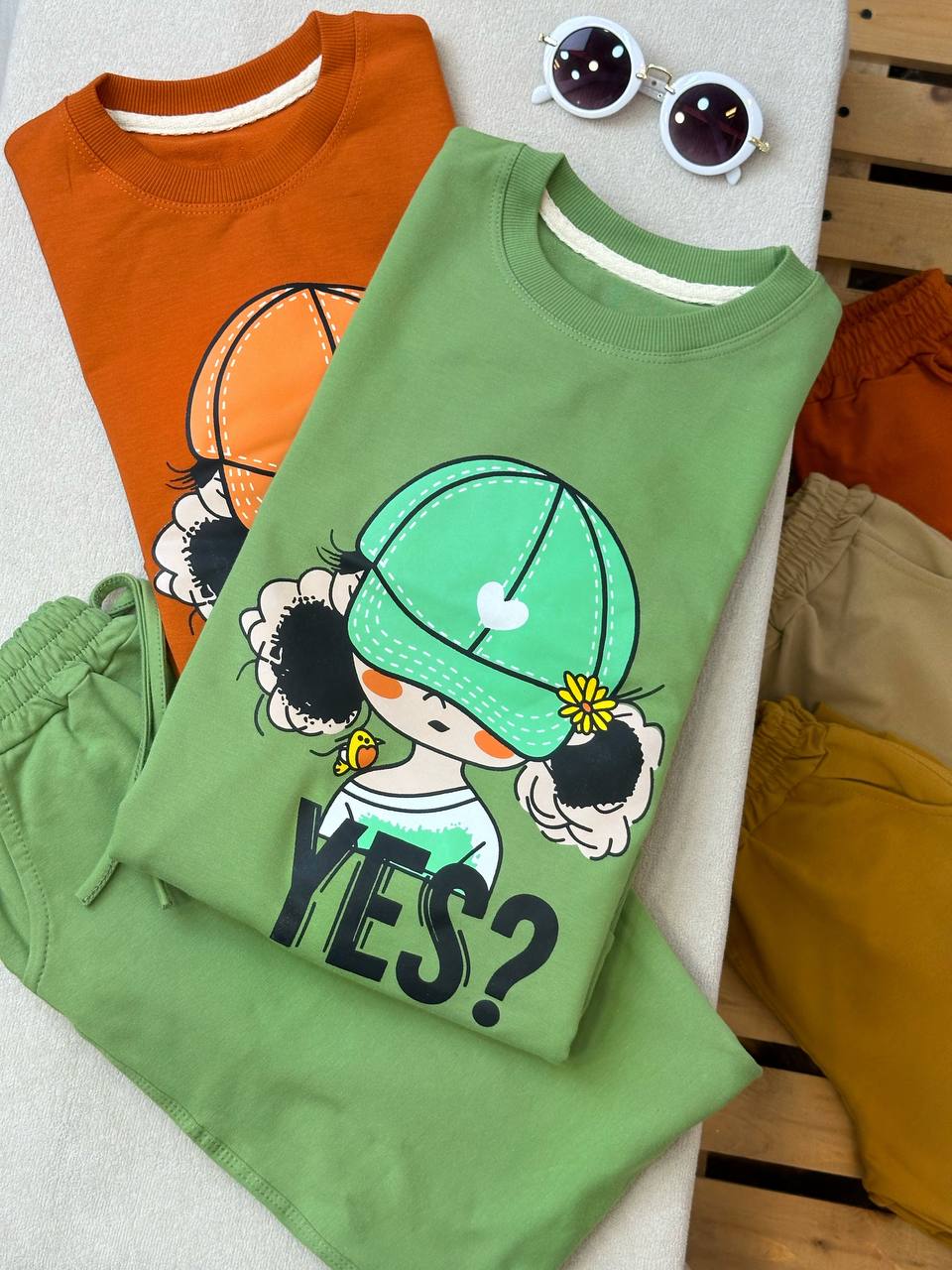 عکس بلوز شلوار دختر کلاهدار Yes - شماره 8