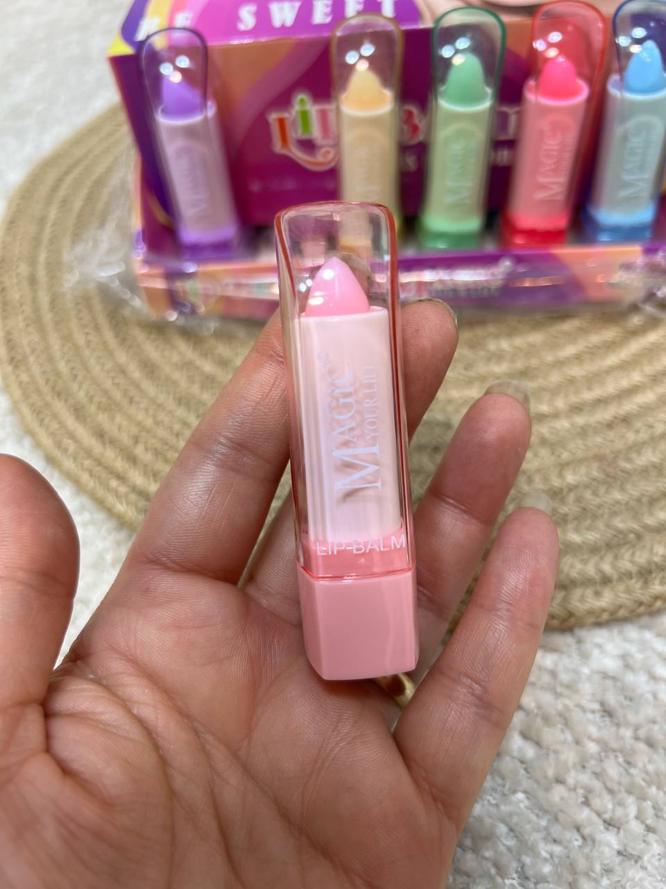 عکس بالم لب مدل کلاسیک - شماره 4