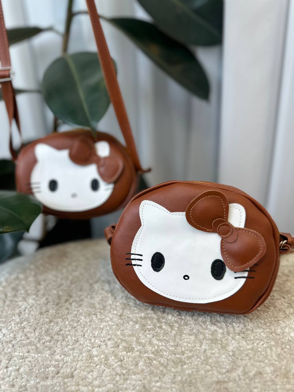 عکس کیف کج کیتی شکلاتی - شماره 2